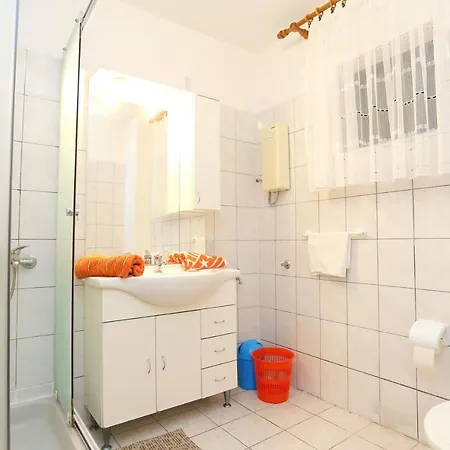 Apartman By The Sea Okrug Gornji, Ciovo - 1069 *